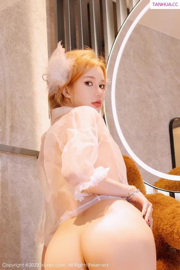   [XiuRen]高清写真图 2023.06.25 No.6964 杨可可coco 妩媚美腿第26张图片